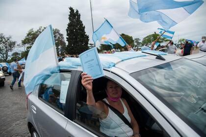 El banderazo #8N en el Monumento Histórico Nacional a la Bandera en Rosario.